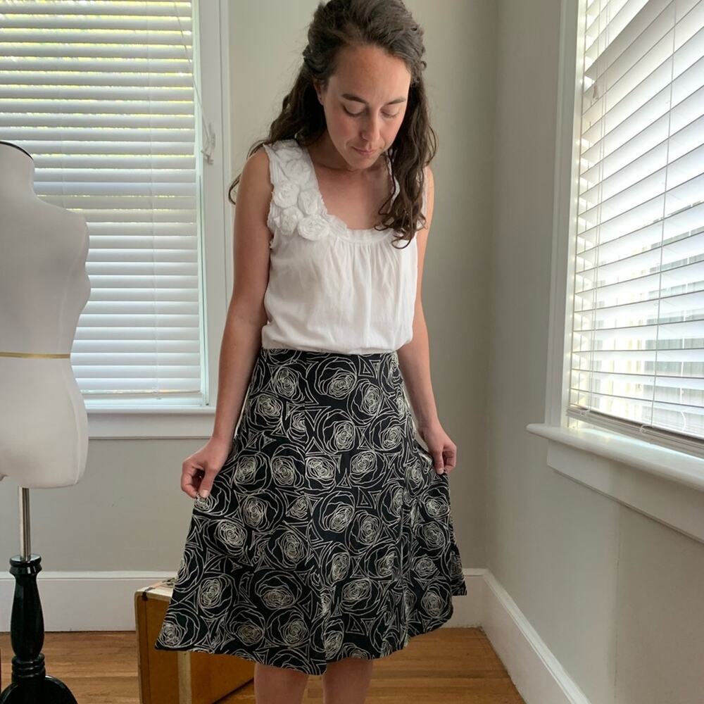 White & Warren Silk Embroidered Skirt, Size 6